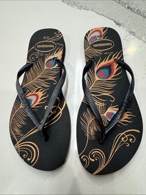 Havaianas Black Flip Flops Gold Feather Print and Teal/Red Heart Accent Sz9/10